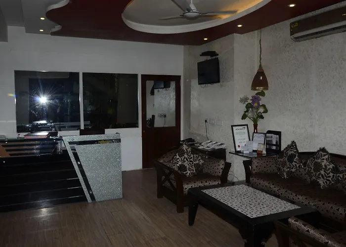 Fabexpress Grand Shoba Hotel New Delhi